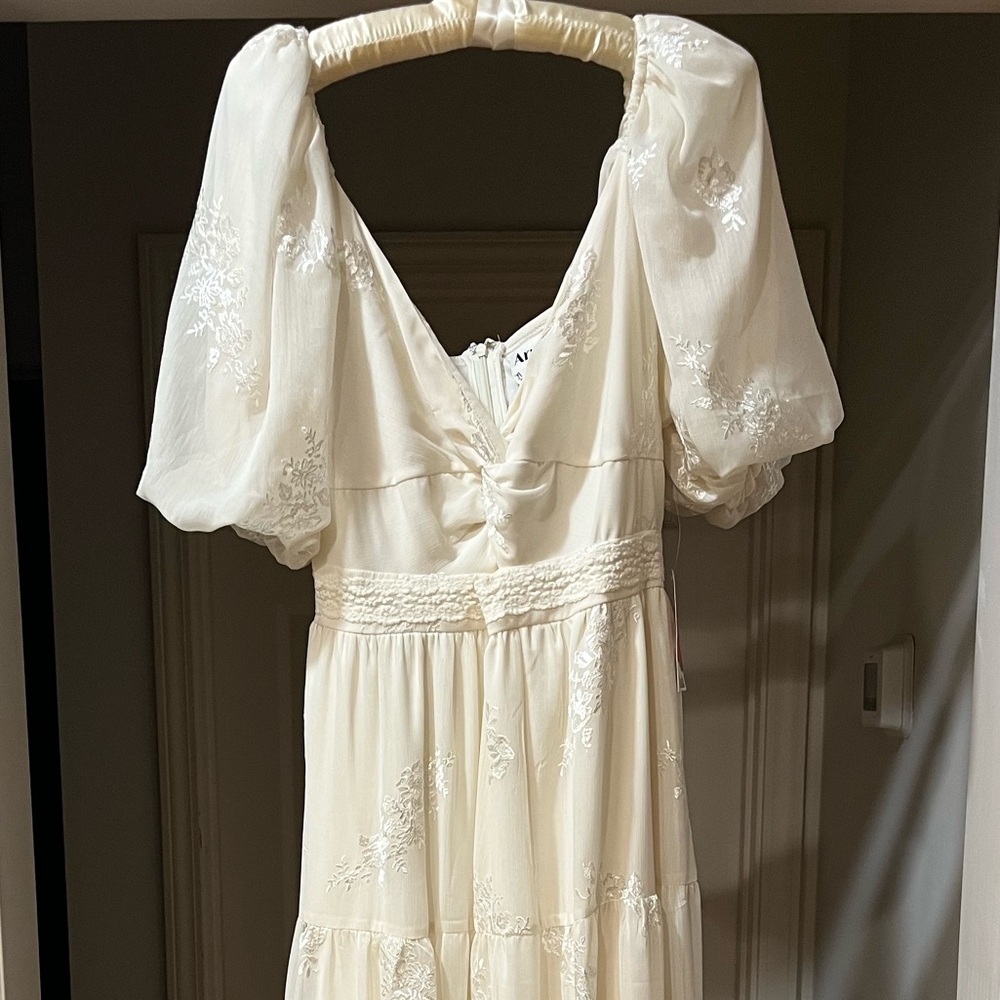 ARULA Cream Maxi Dress - Picture 2 of 9